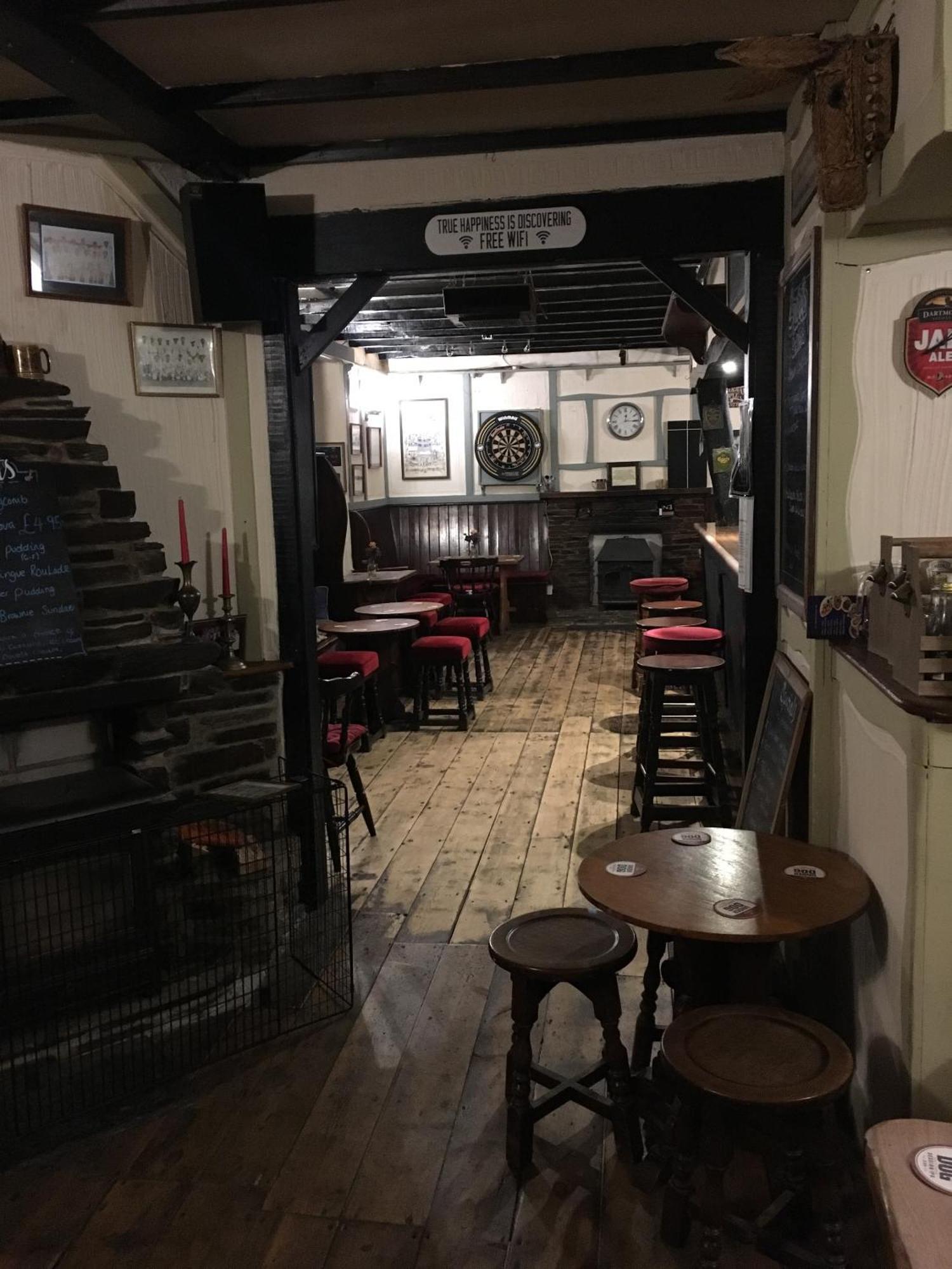Blue Lion Inn Lewdown Extérieur photo